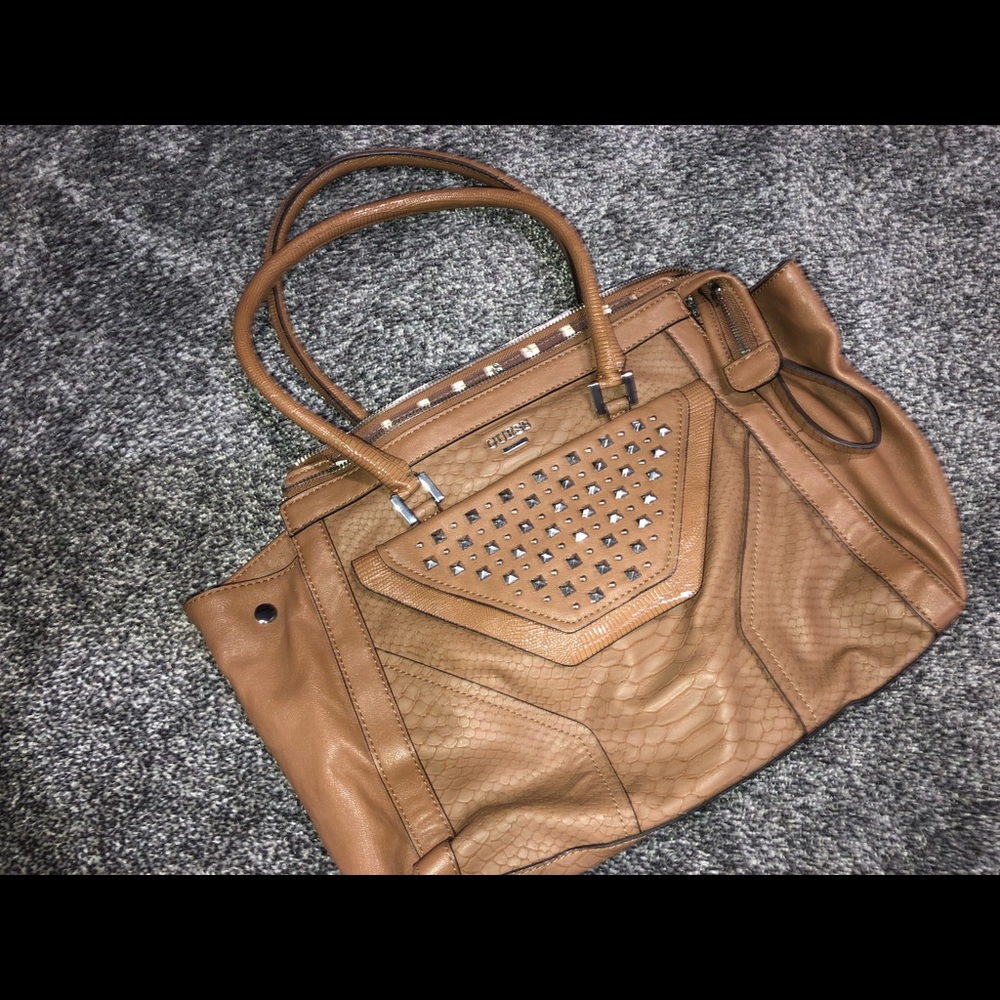 Guess tote